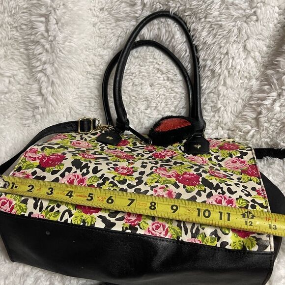 Betsey Johnson floral red roses & cheetah print shoulder bag black trim & straps - Picture 7 of 12